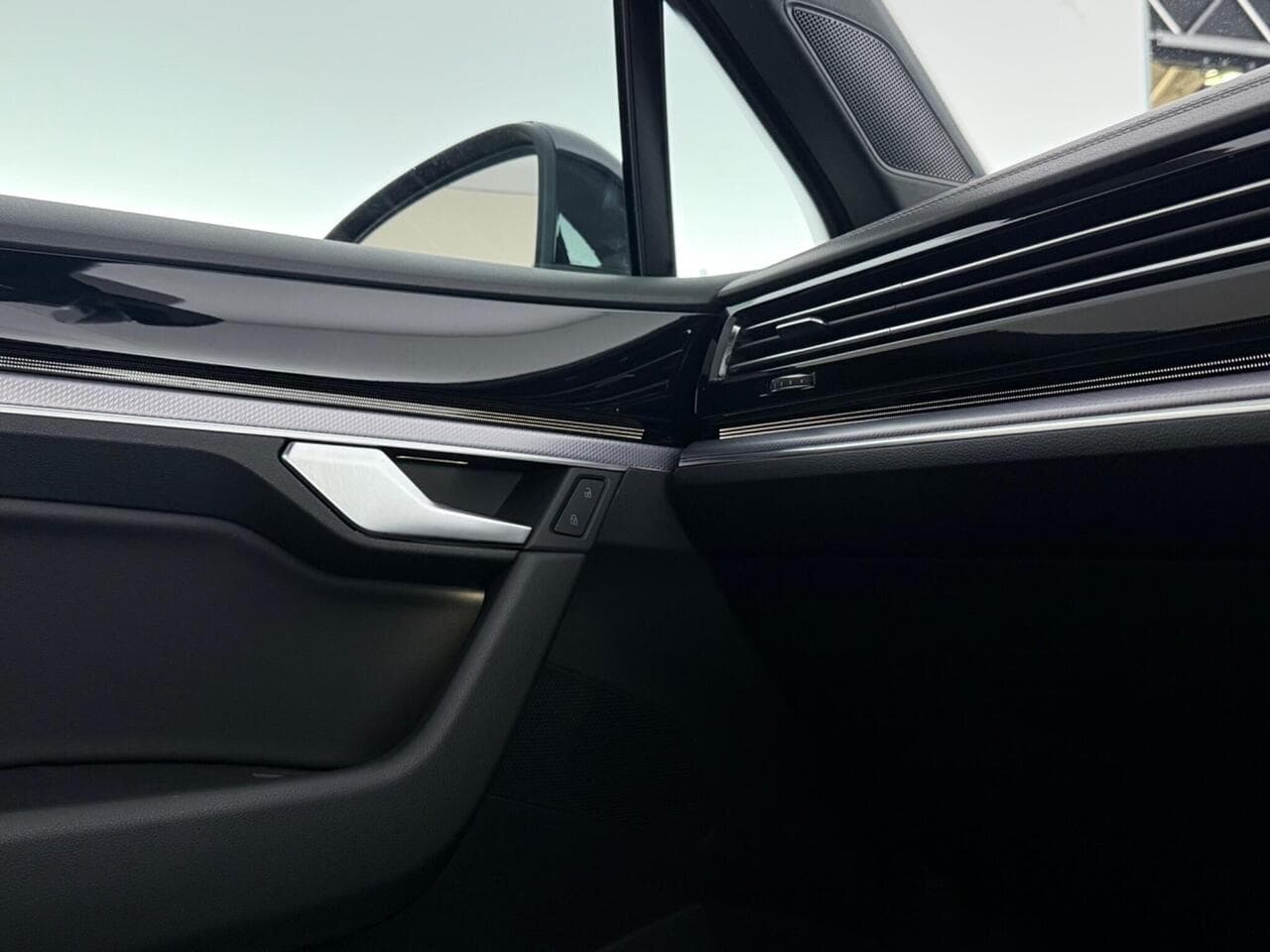 Volkswagen Touareg thumbnail Inconclusive