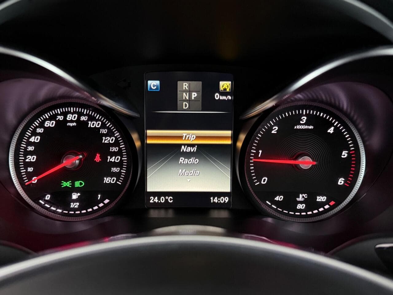Mercedes-Benz GLC thumbnail Driver Instruments