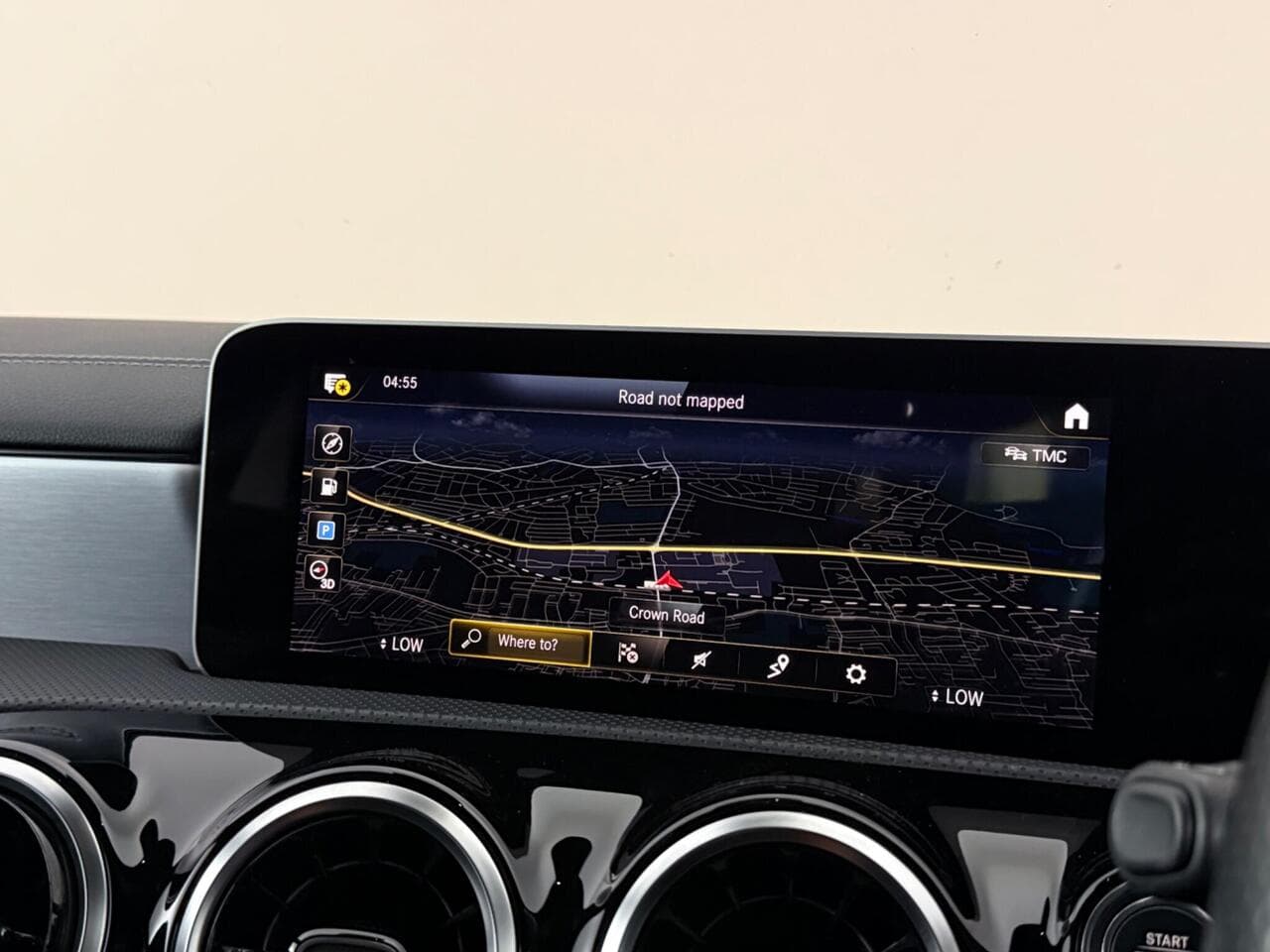 Mercedes-Benz CLA thumbnail Infotainment System