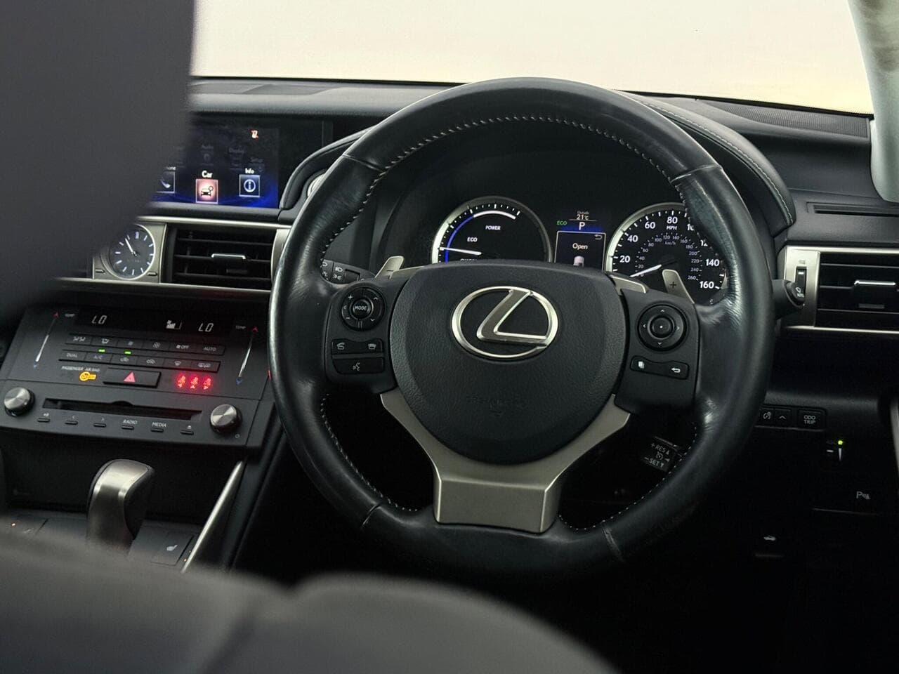 Lexus IS thumbnail Steering Wheel