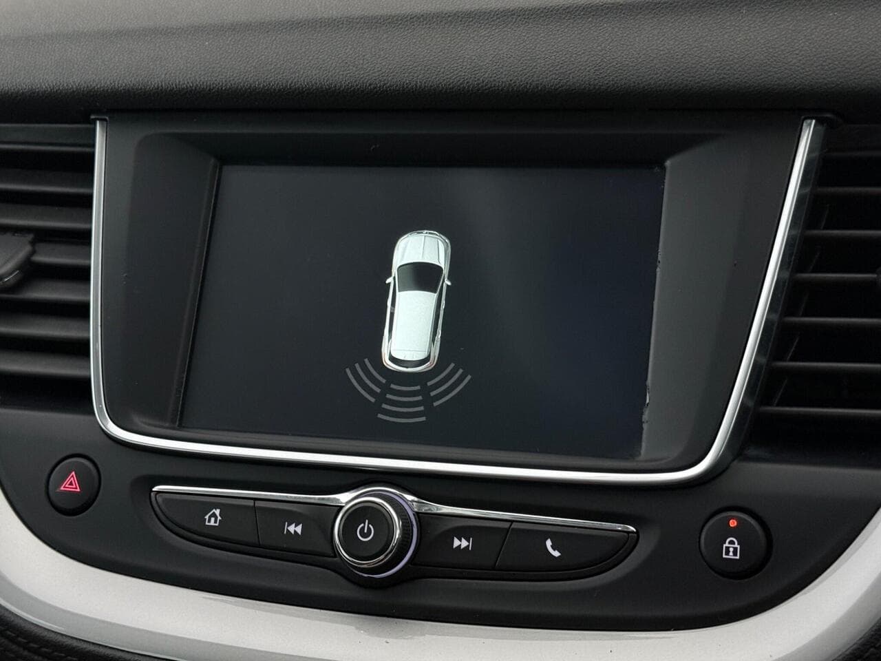 Vauxhall Grandland X thumbnail Infotainment System