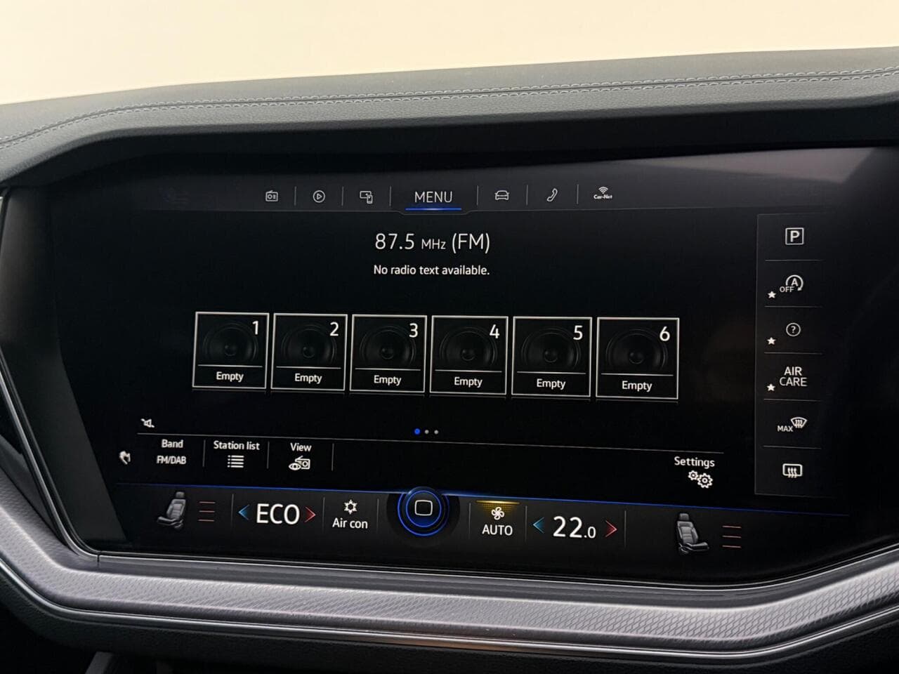 Volkswagen Touareg thumbnail Infotainment System
