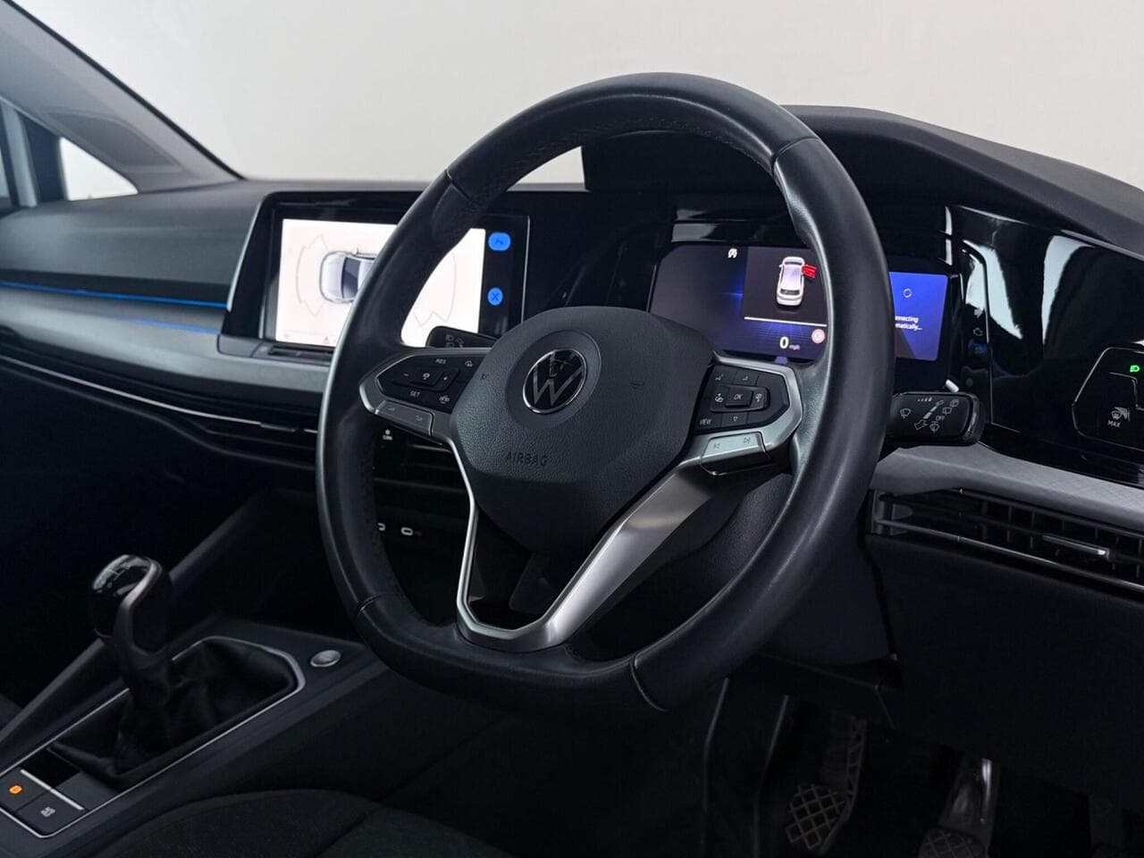 Volkswagen Golf thumbnail Steering Wheel