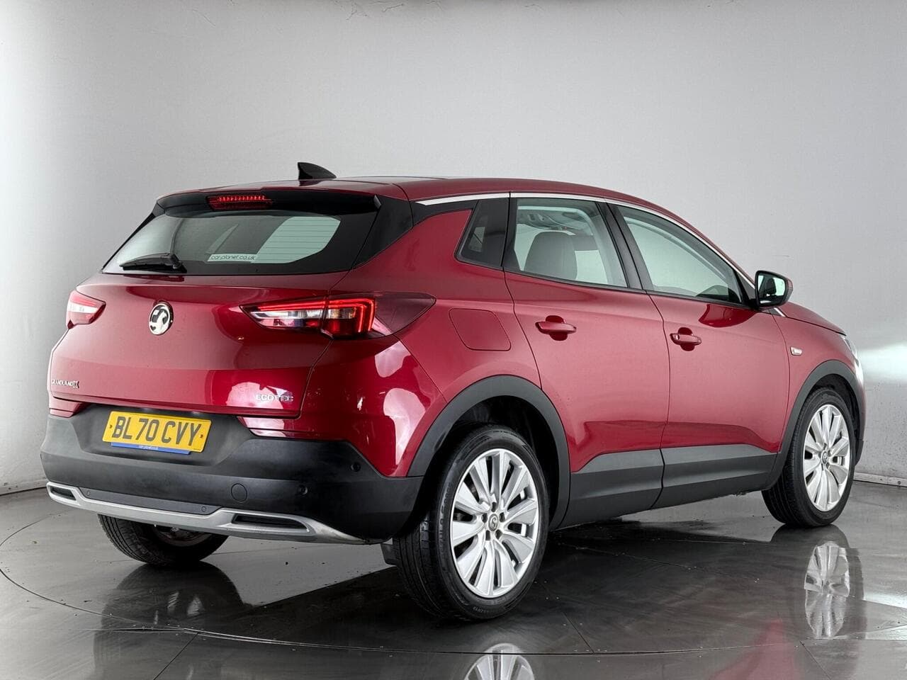 Vauxhall Grandland X thumbnail Rear Right