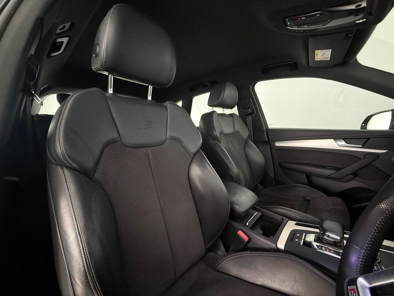 Audi Q5 thumbnail Seat Driver
