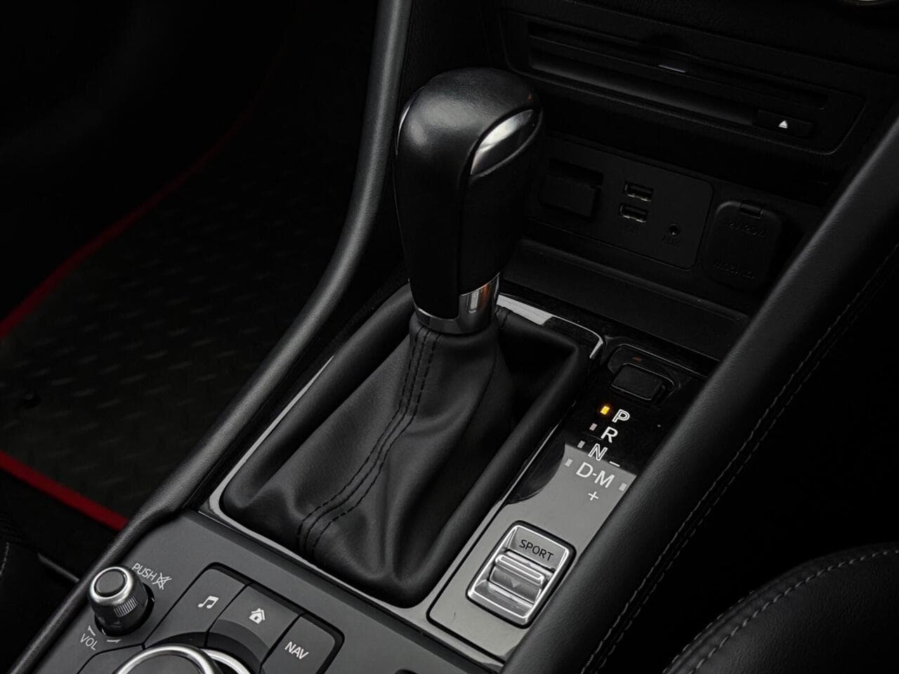 Mazda CX-3 thumbnail Interior Front