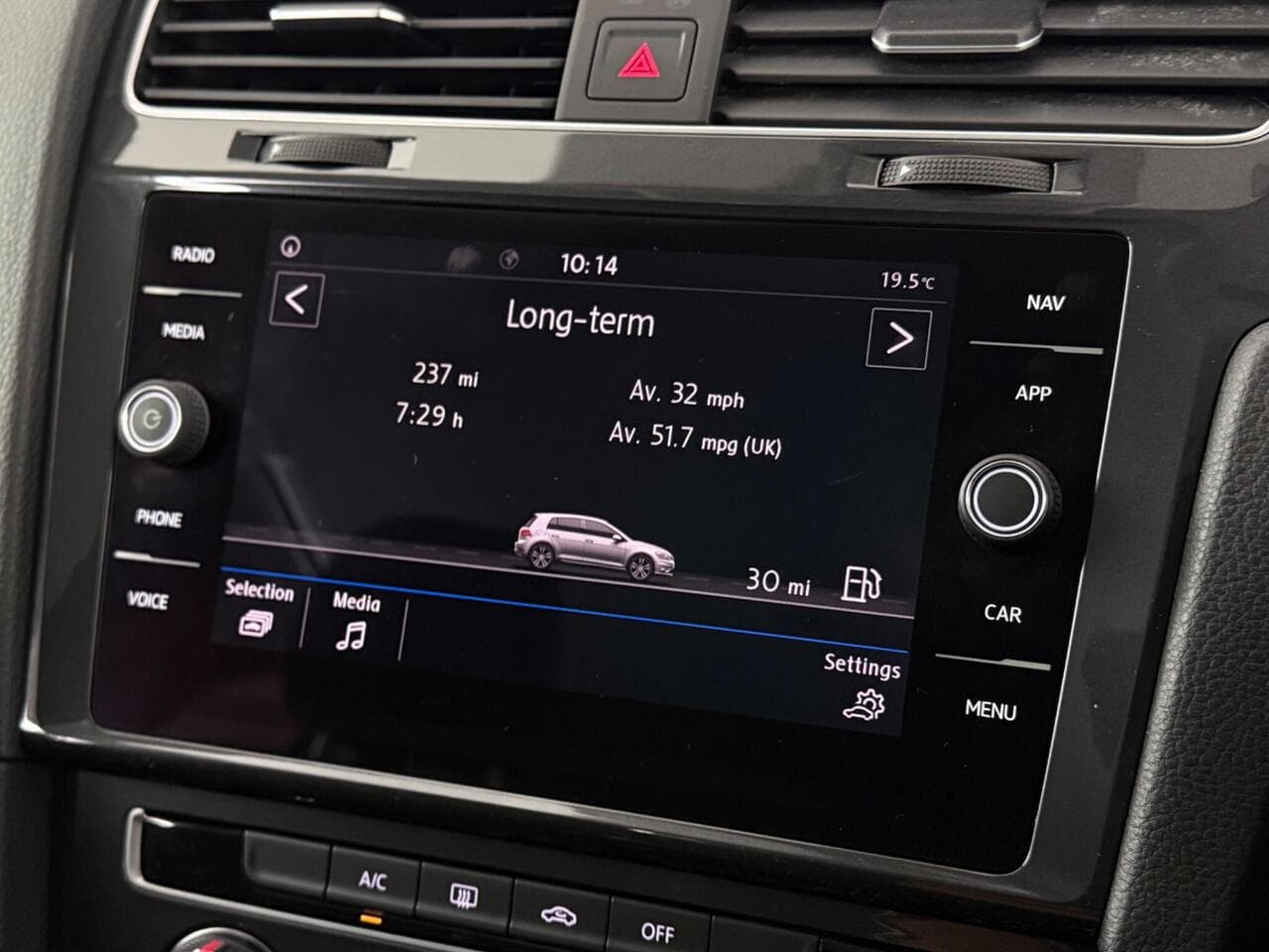 Volkswagen Golf thumbnail Infotainment System