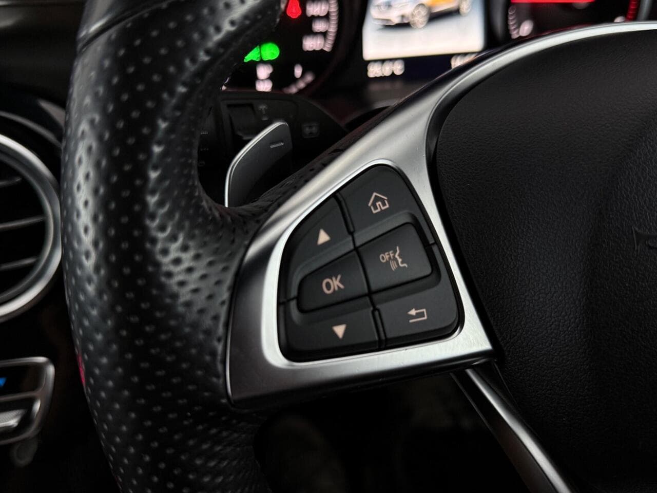 Mercedes-Benz GLC thumbnail Misc Controls