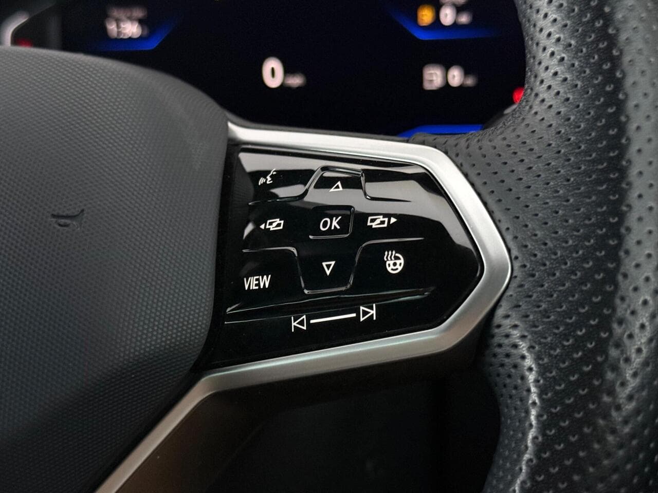 Volkswagen Tiguan thumbnail Misc Controls