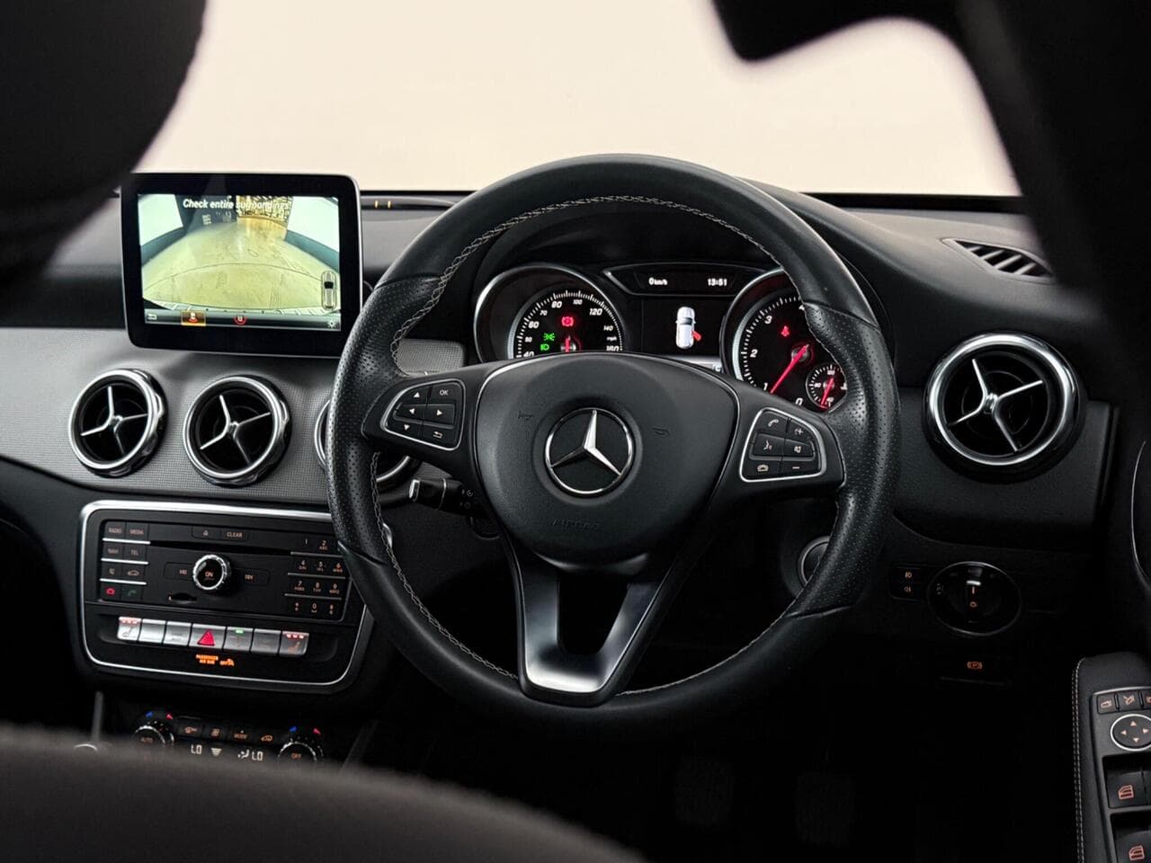Mercedes-Benz GLA thumbnail Steering Wheel