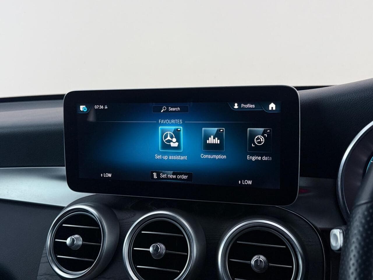 Mercedes-Benz GLC thumbnail Infotainment System