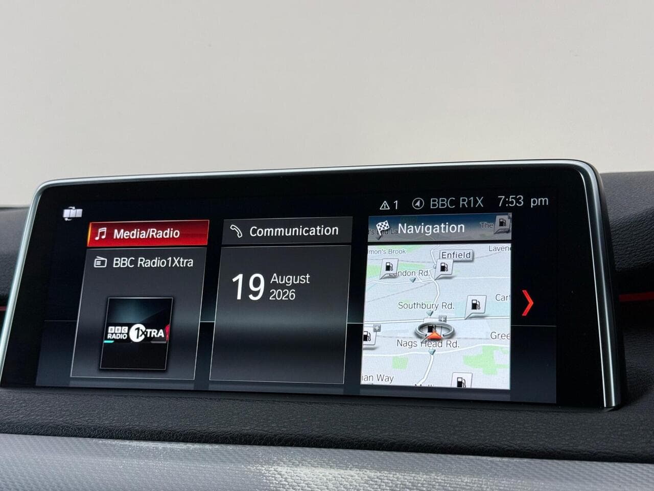 BMW X5 thumbnail Infotainment System