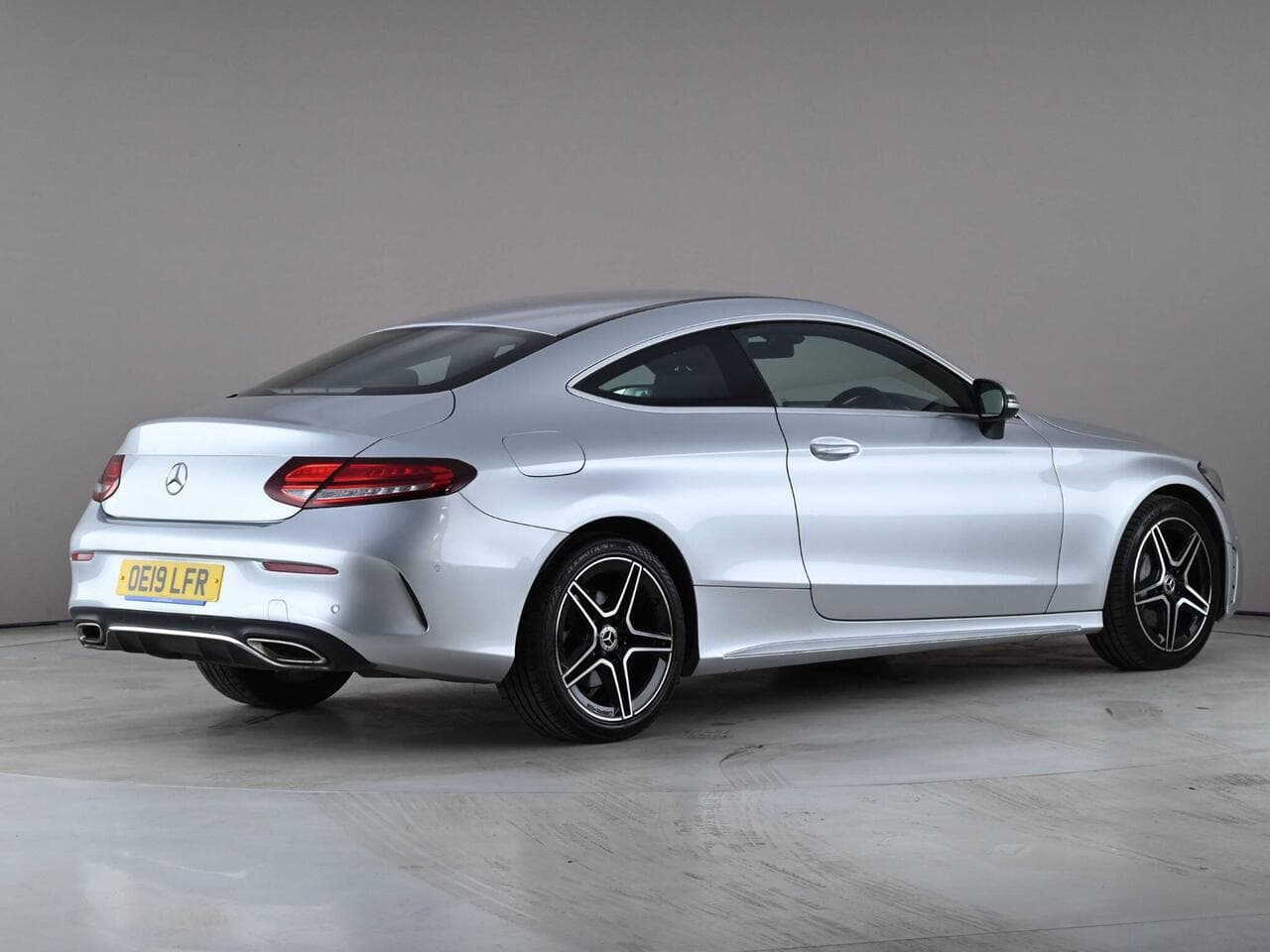 Mercedes-Benz C Class thumbnail Rear Right
