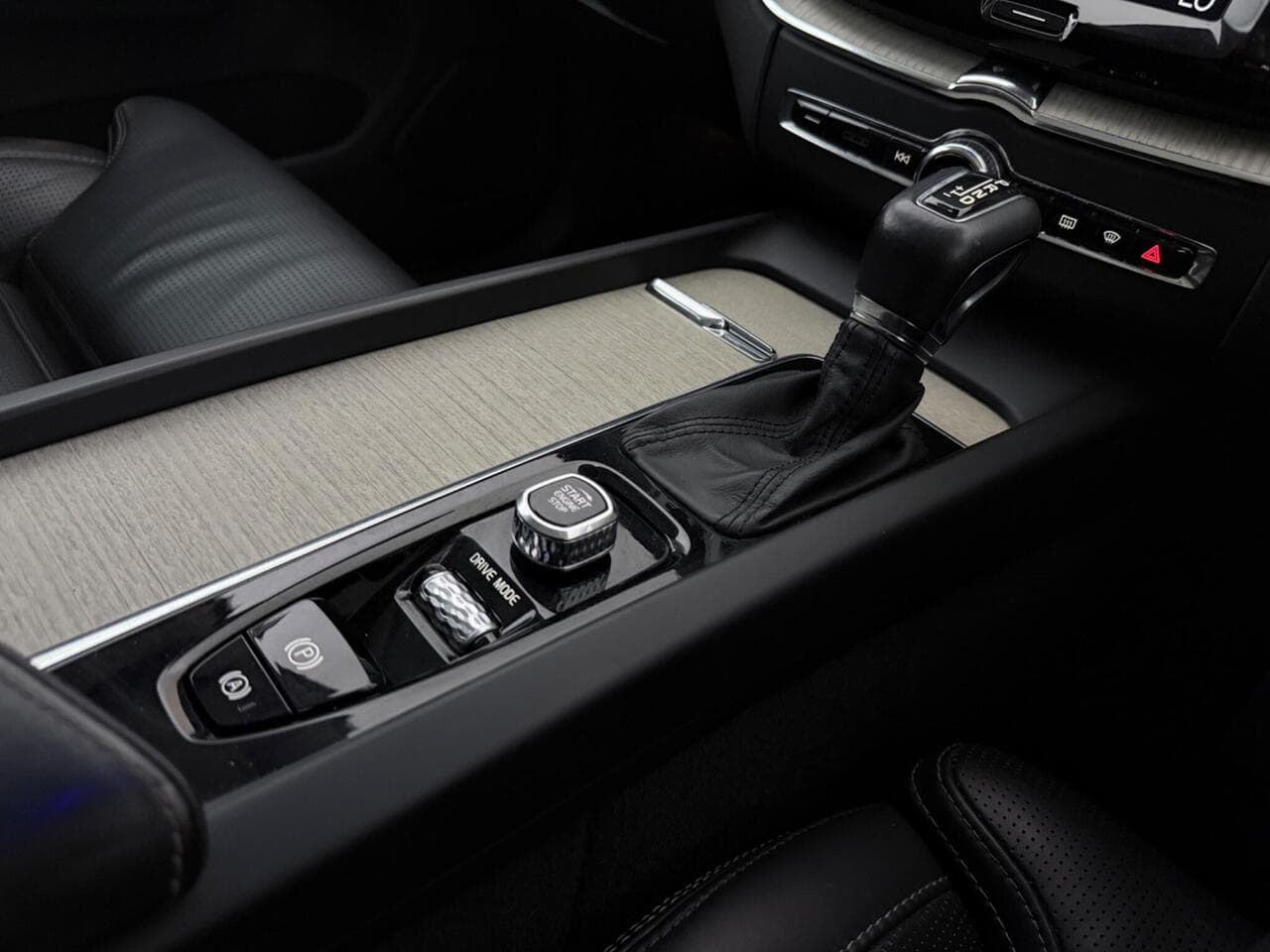 Volvo XC60 thumbnail Interior Front