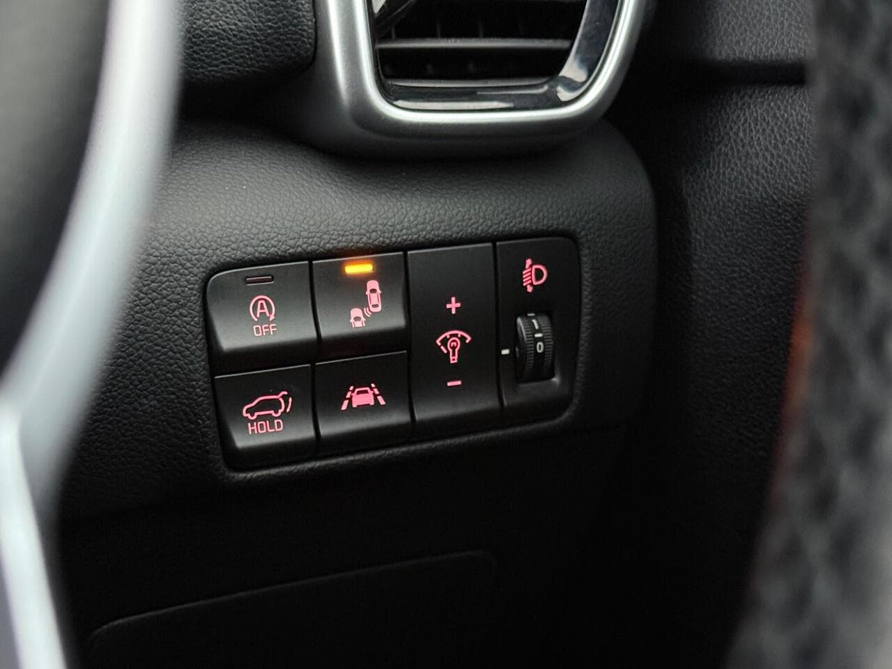 Kia Sportage thumbnail Misc Controls
