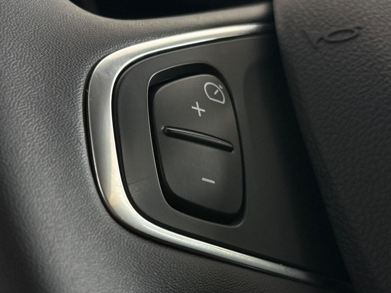 Renault Captur thumbnail Misc Controls