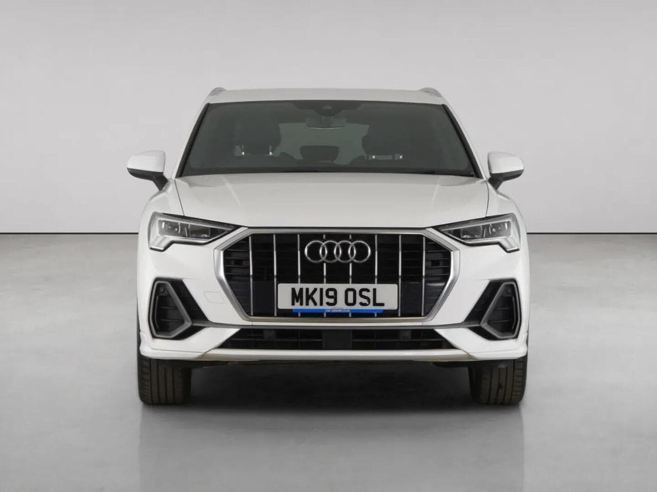Audi Q3 thumbnail Front