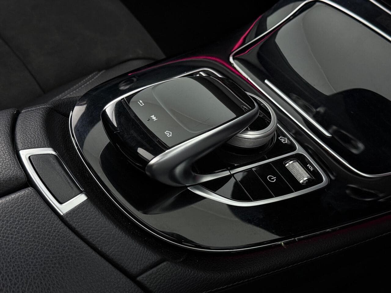 Mercedes-Benz E Class thumbnail Inconclusive