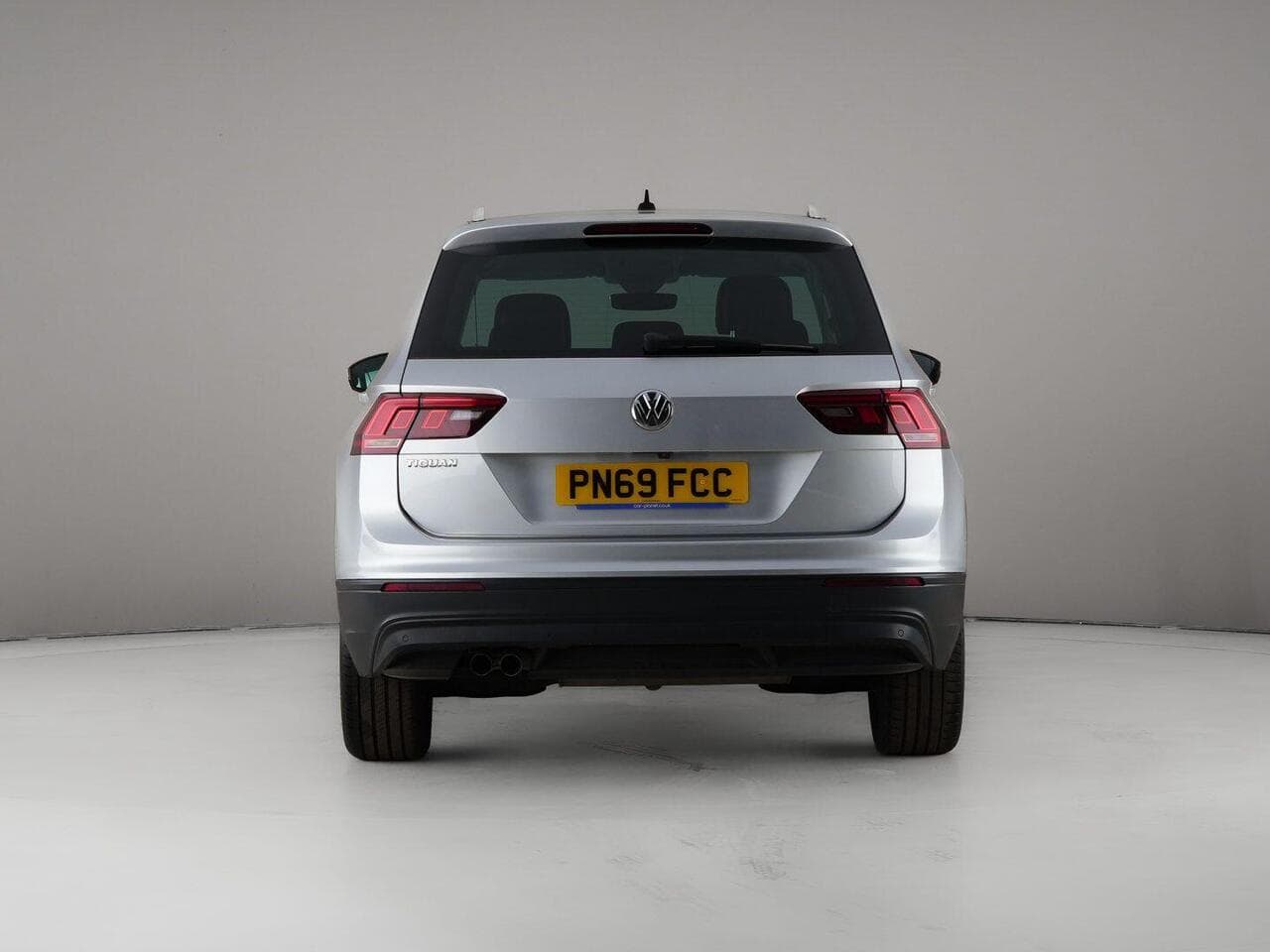 Volkswagen Tiguan thumbnail Rear