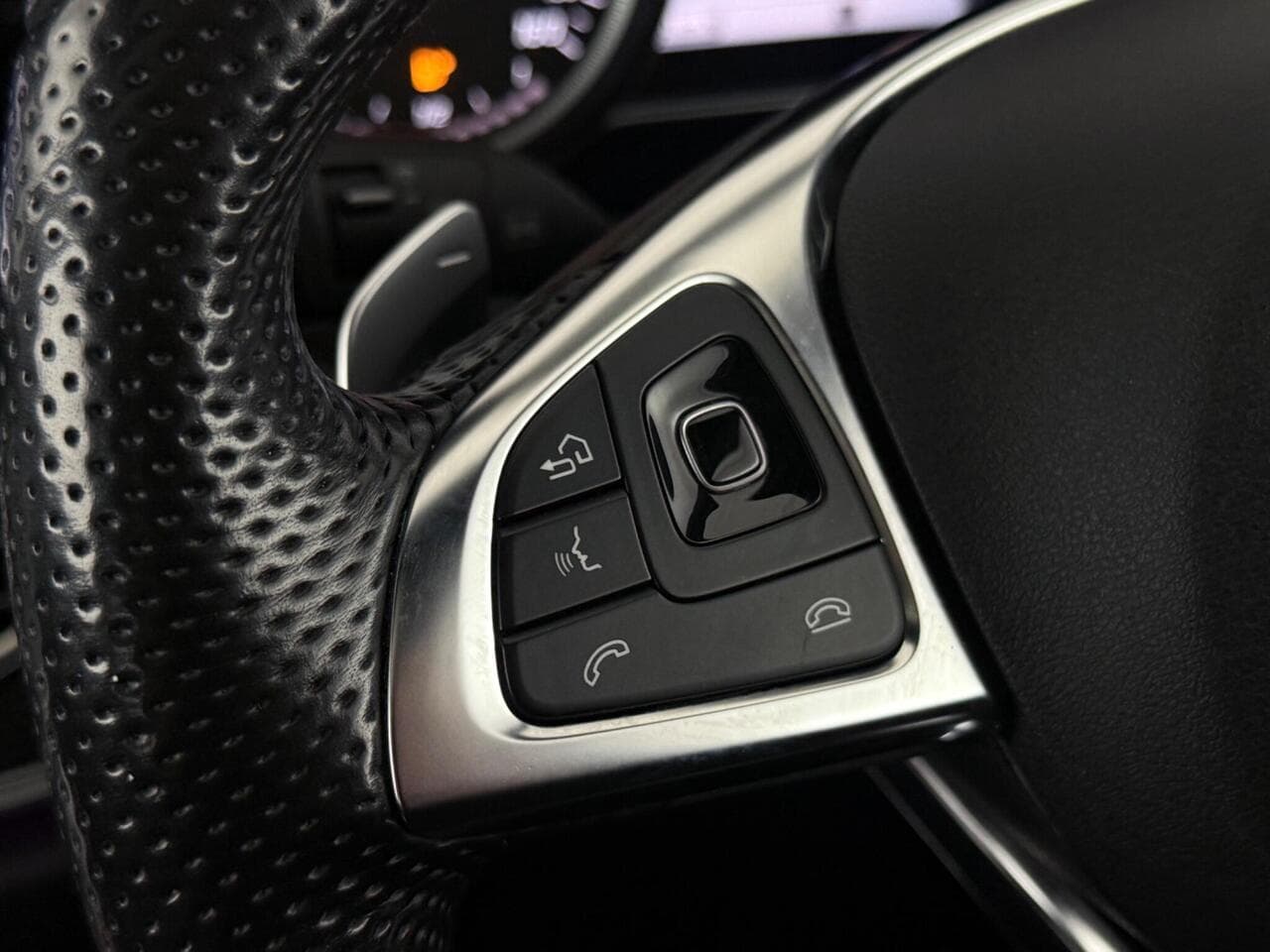 Mercedes-Benz E Class thumbnail Misc Controls