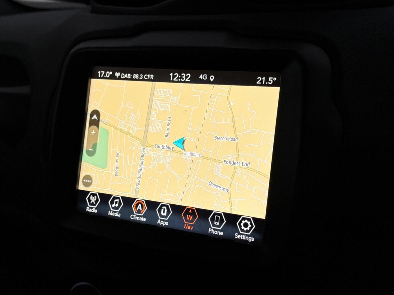 Jeep Renegade thumbnail Infotainment System
