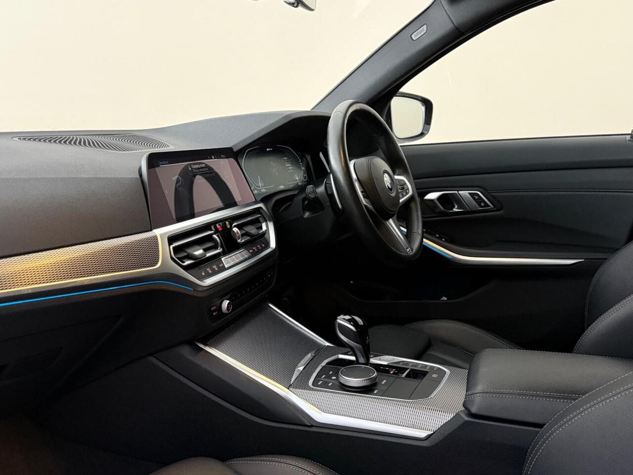 BMW 3 Series thumbnail Interior Front