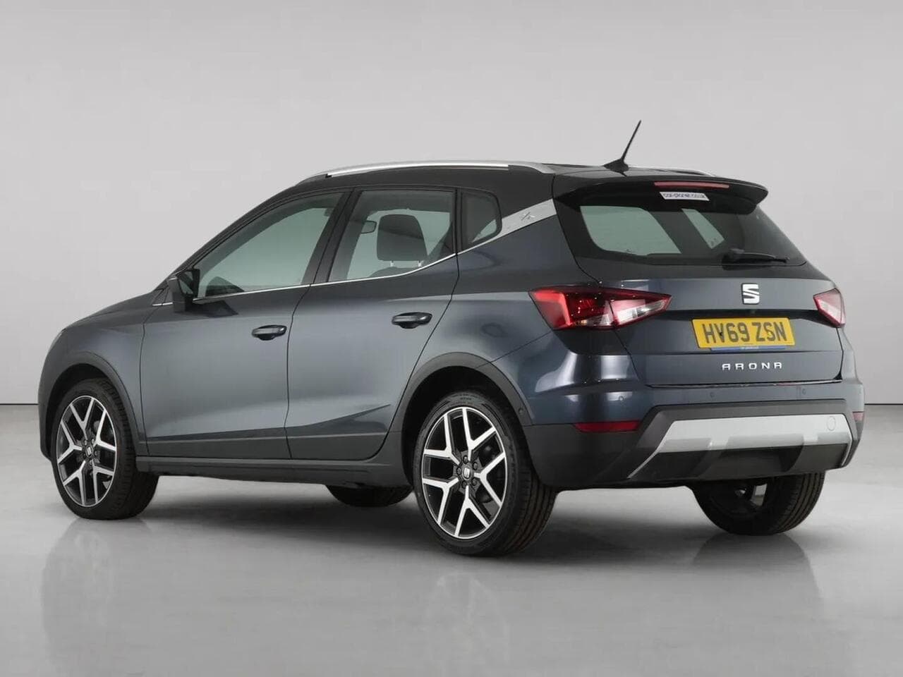 SEAT Arona thumbnail Rear Left