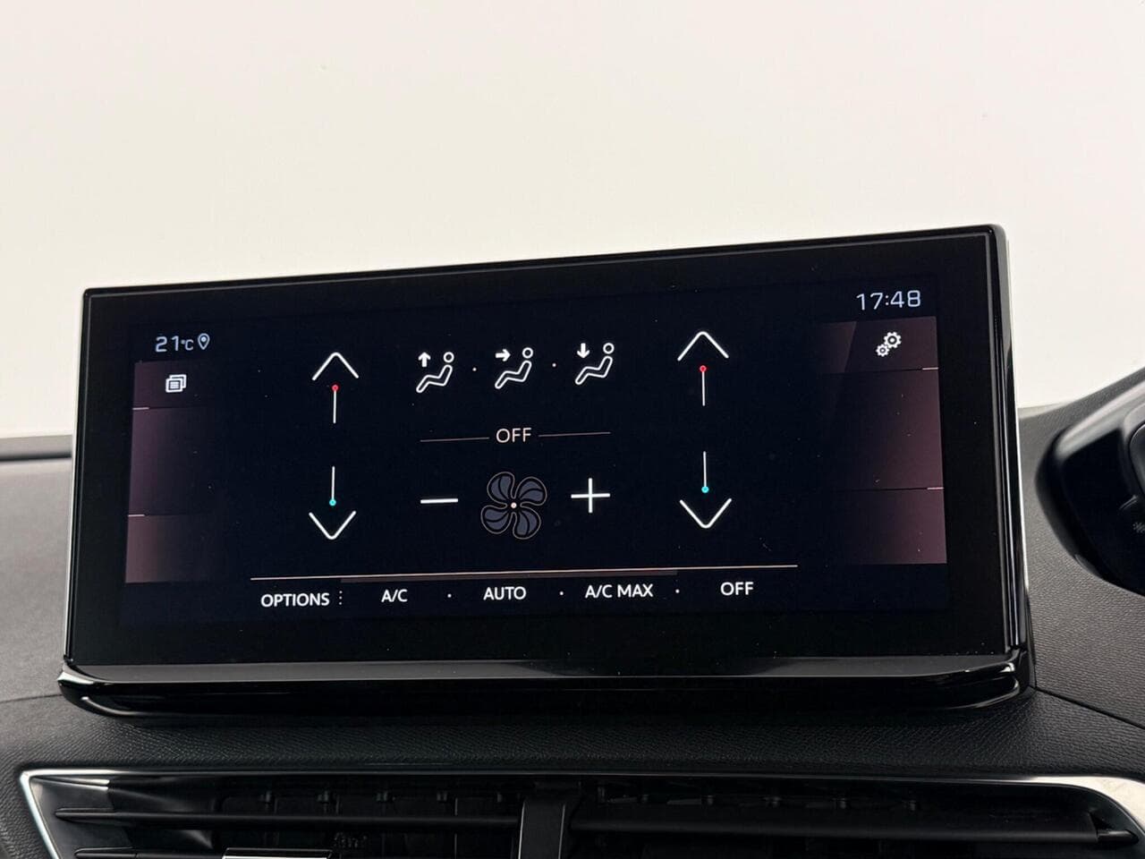 Peugeot 5008 thumbnail Infotainment System