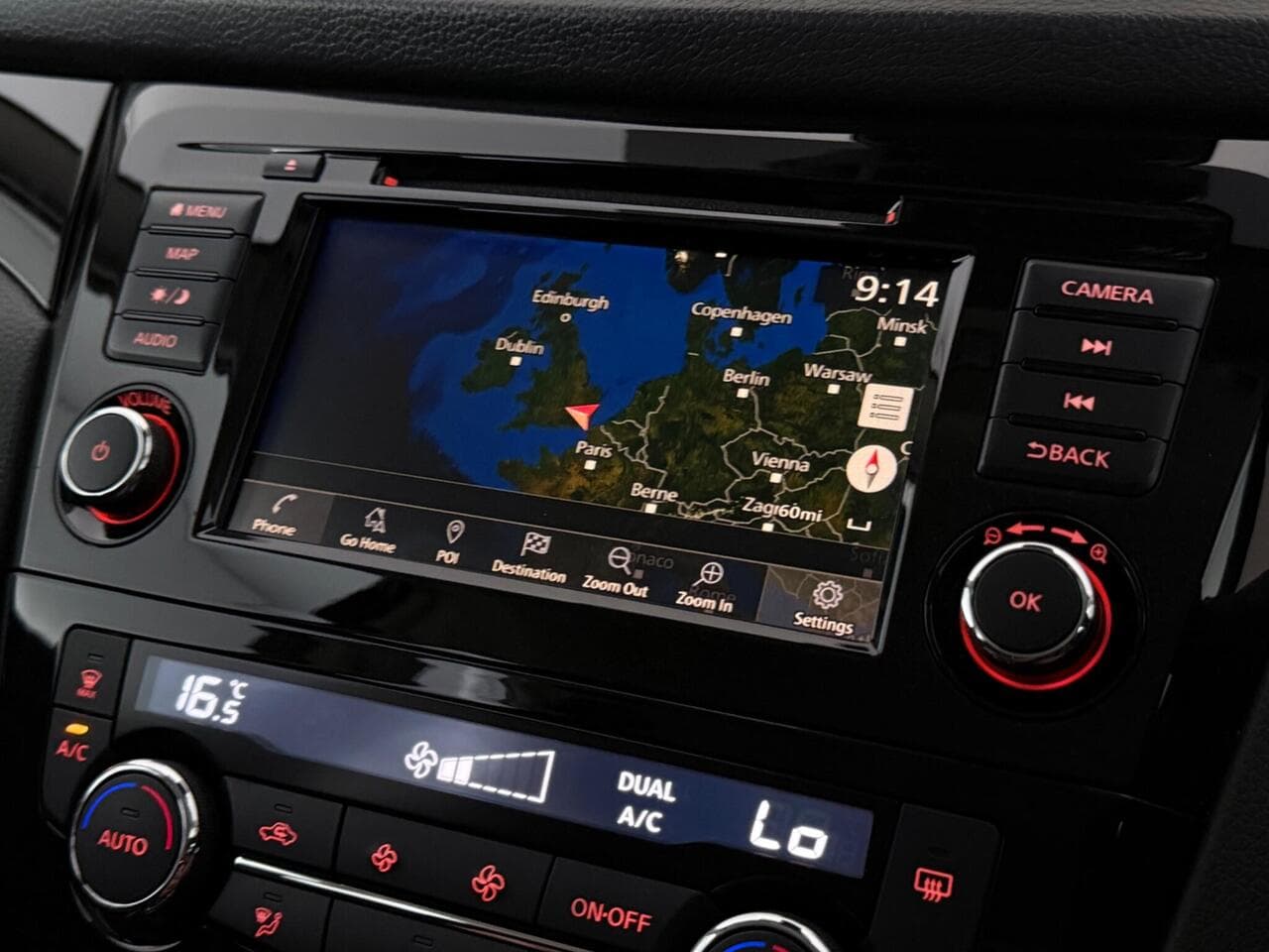 Nissan Qashqai thumbnail Infotainment System