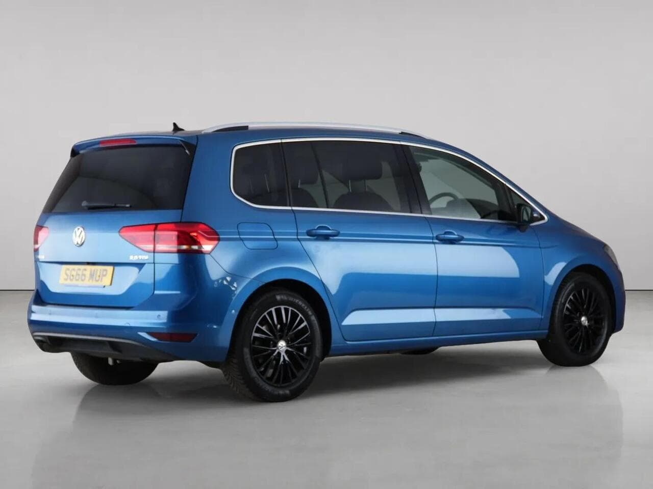 Volkswagen Touran thumbnail Inconclusive