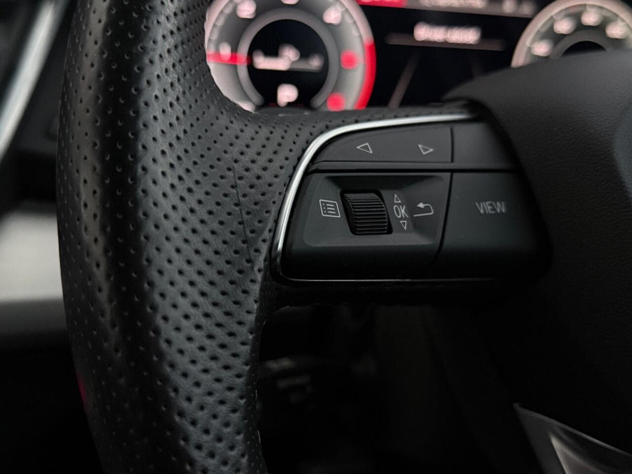 Audi Q5 thumbnail Misc Controls