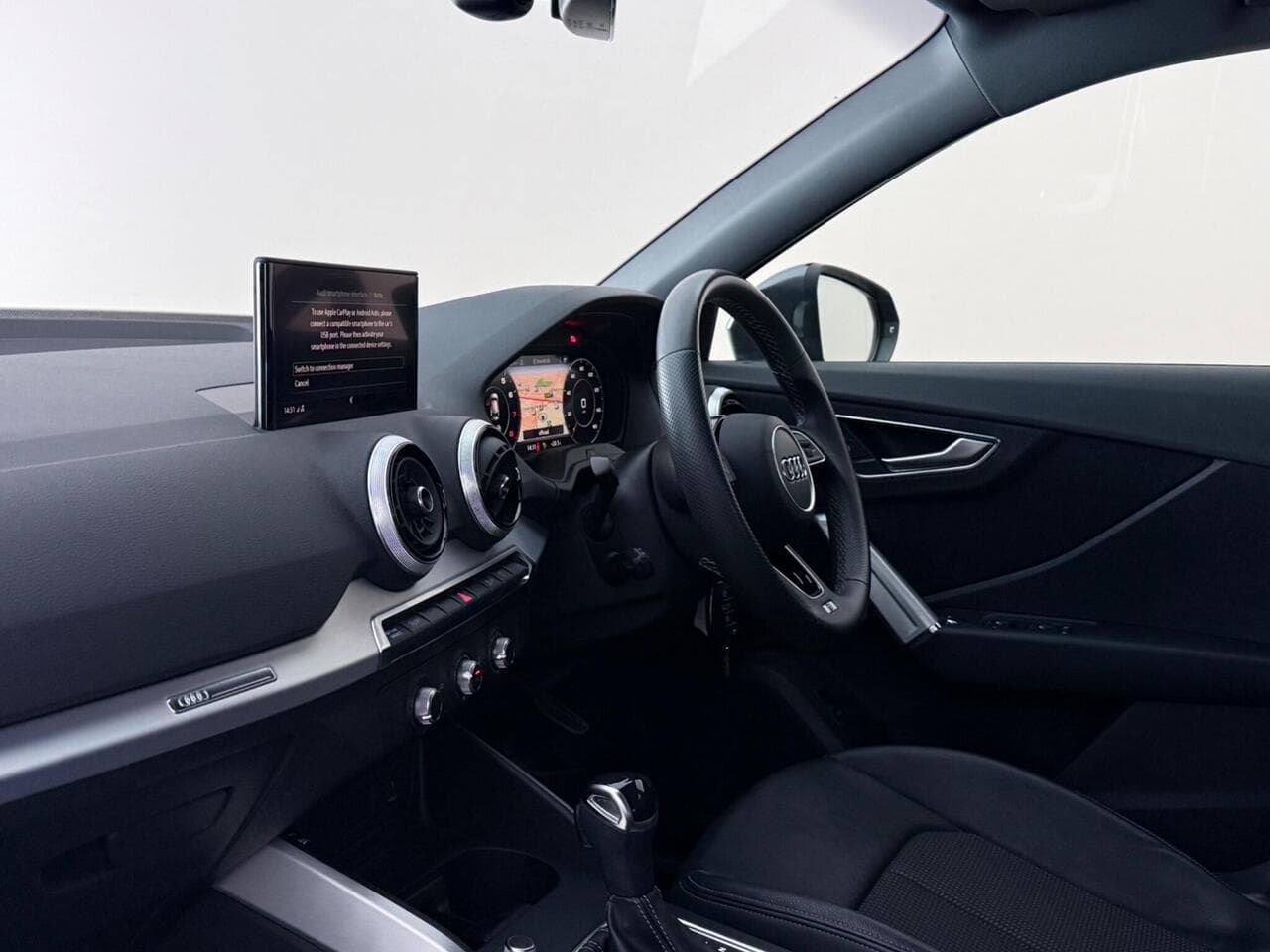 Audi Q2 thumbnail Interior Front