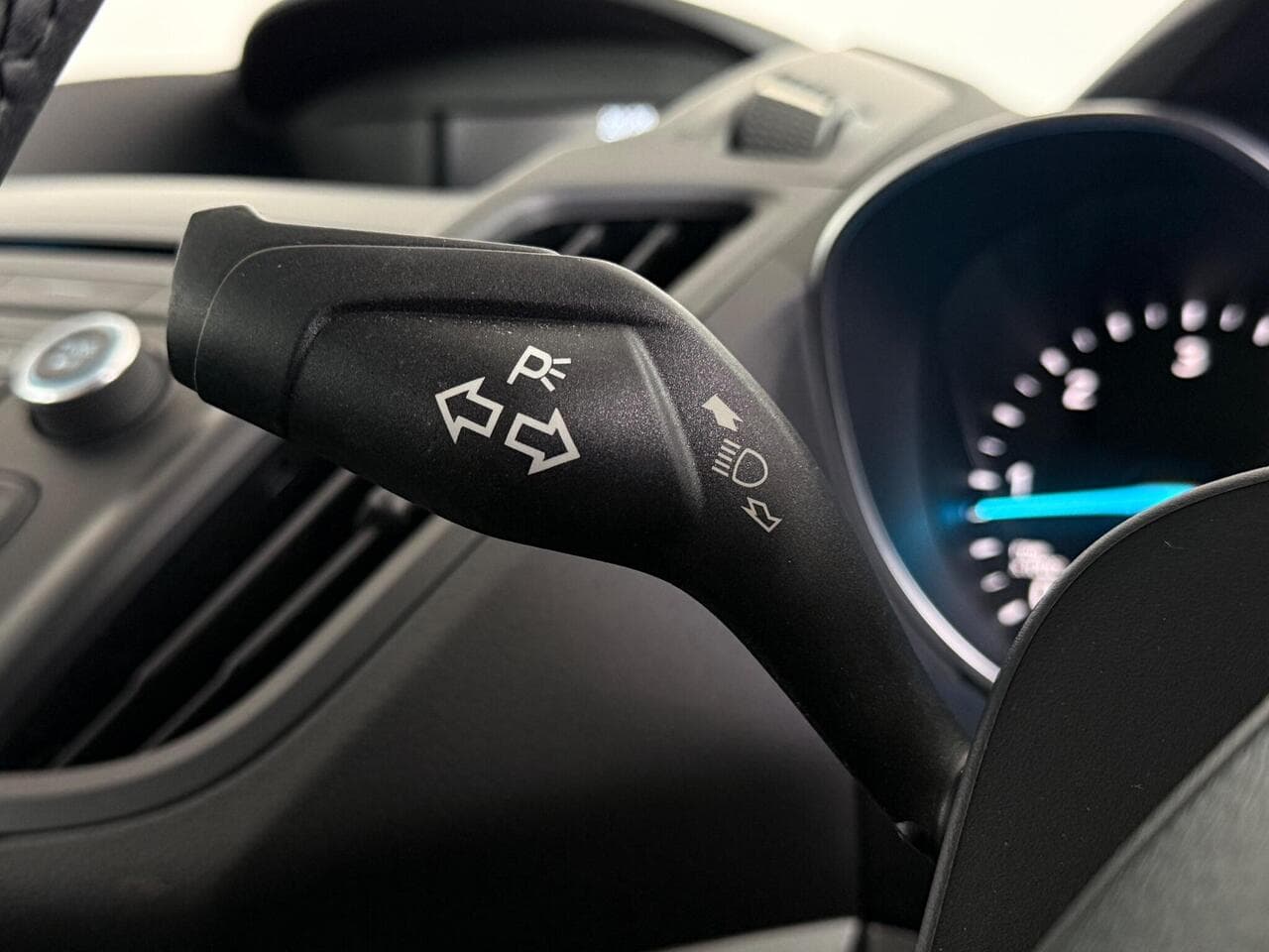 Ford Kuga thumbnail Misc Controls