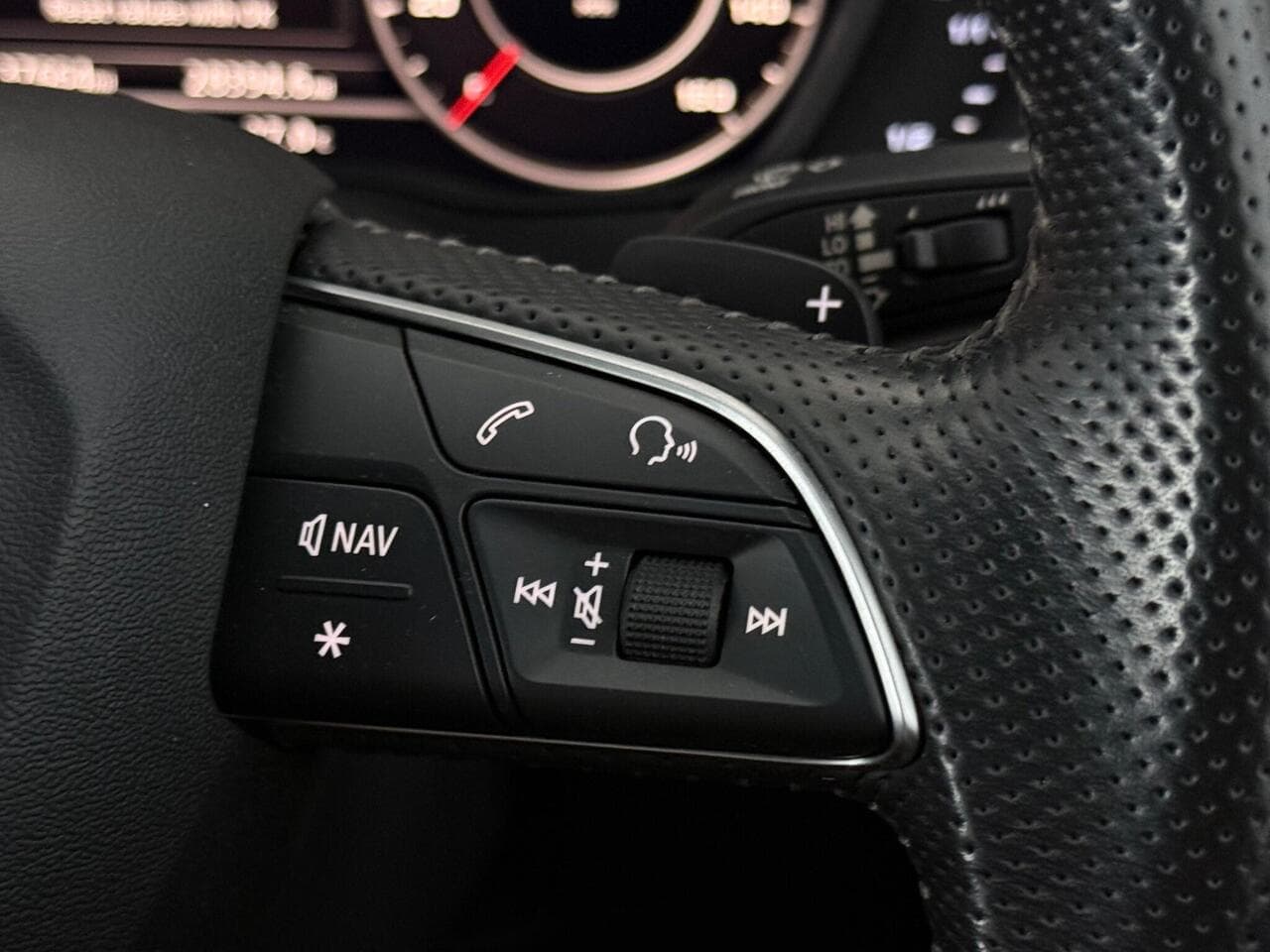 Audi Q5 thumbnail Misc Controls