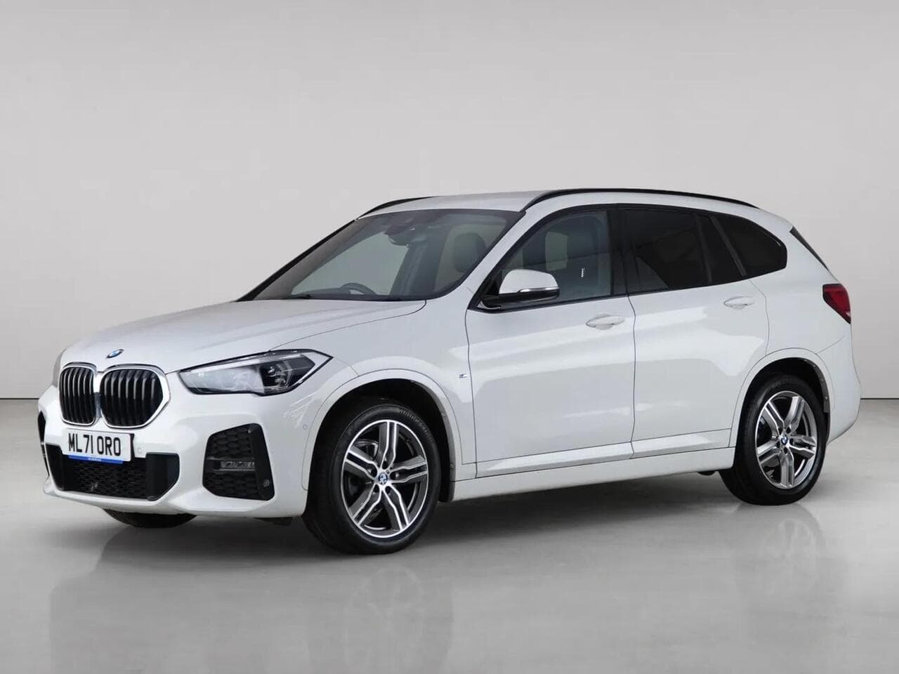 BMW X1 thumbnail Front Left