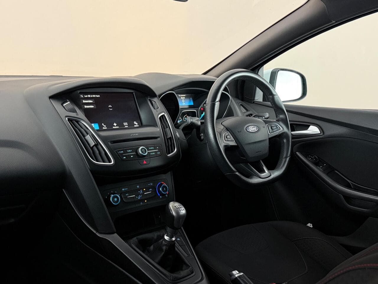 Ford Focus thumbnail Interior Front
