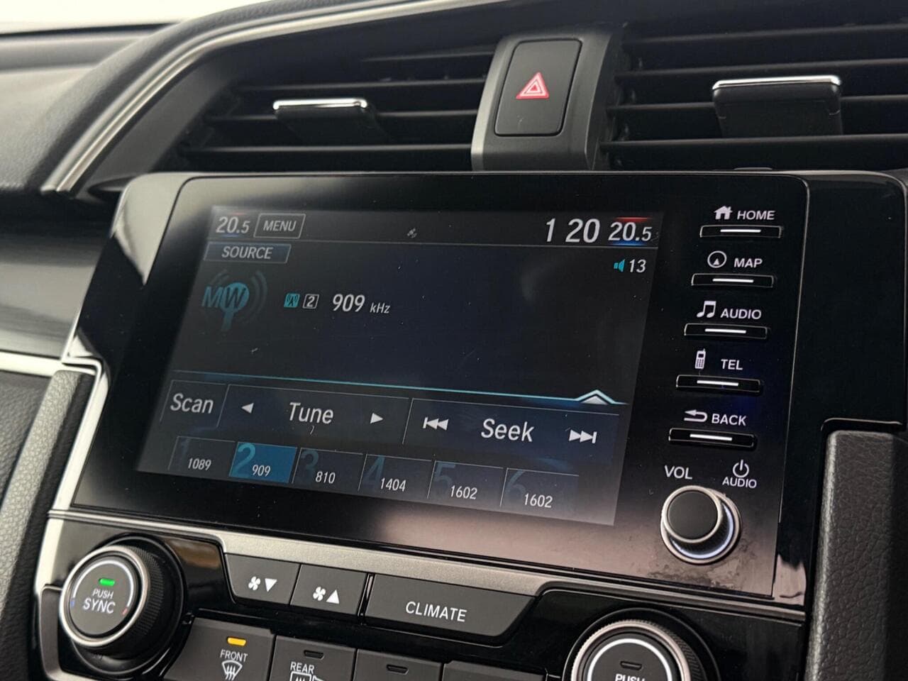 Honda Civic thumbnail Infotainment System
