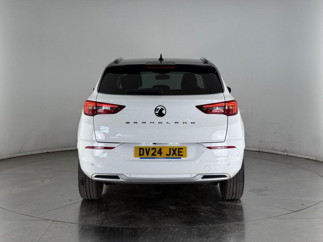 Vauxhall Grandland thumbnail Rear