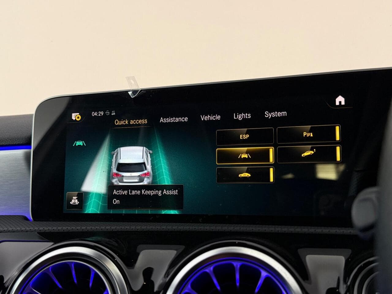 Mercedes-Benz A Class thumbnail Infotainment System