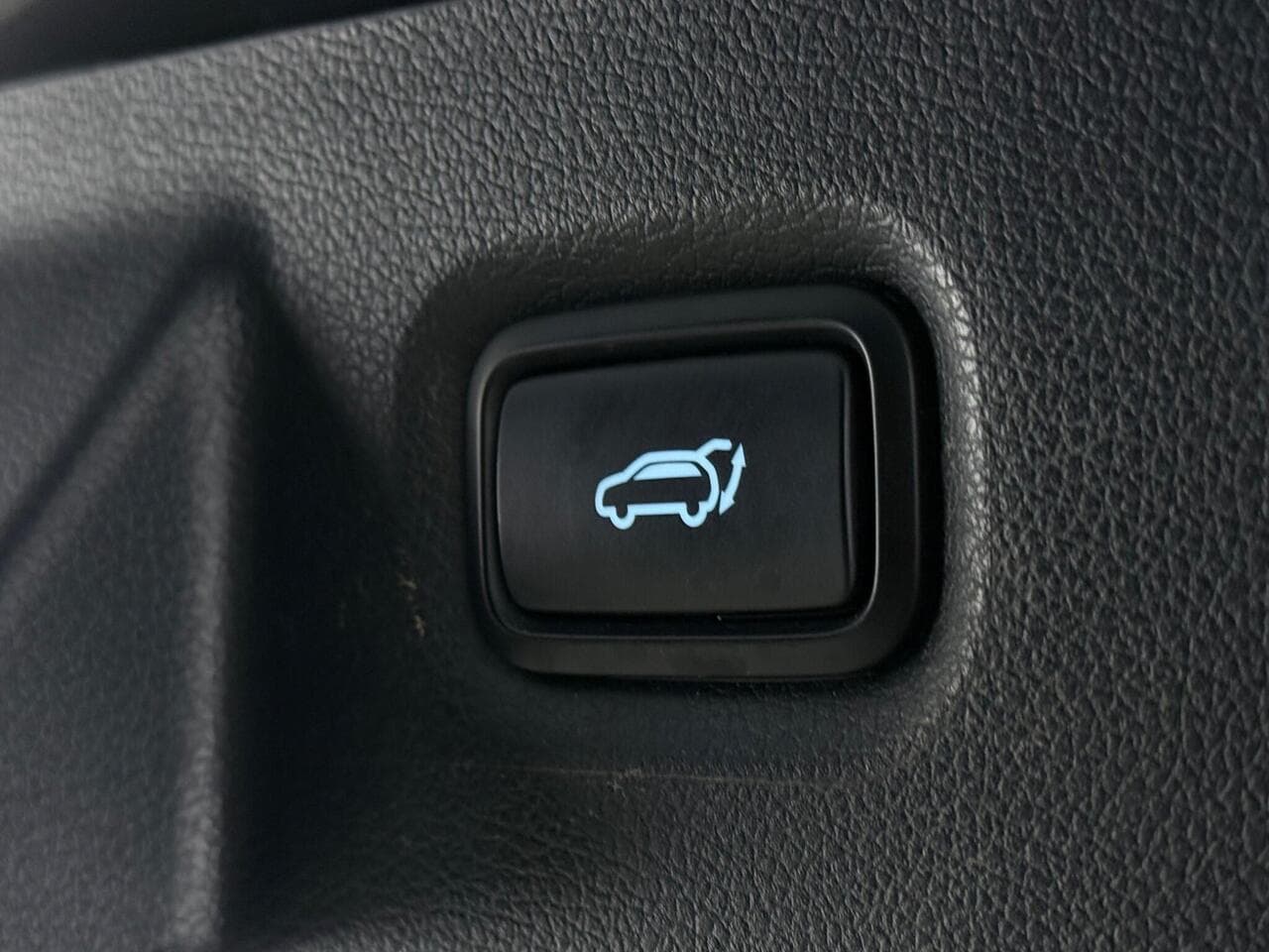 Hyundai Santa Fe thumbnail Misc Controls