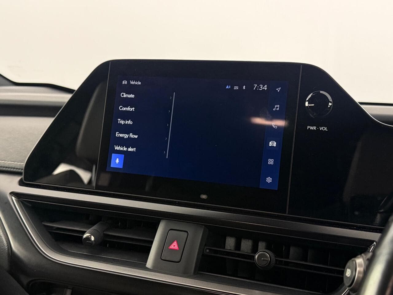 Lexus UX thumbnail Infotainment System