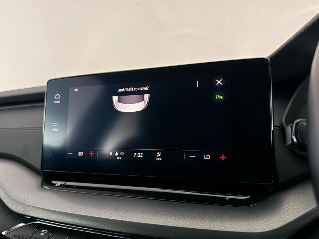 Skoda Octavia thumbnail Infotainment System