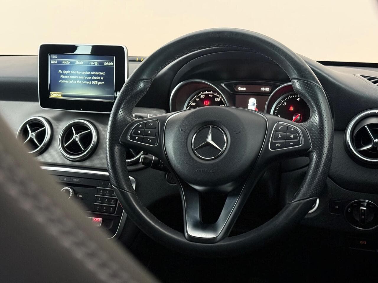 Mercedes-Benz CLA thumbnail Steering Wheel