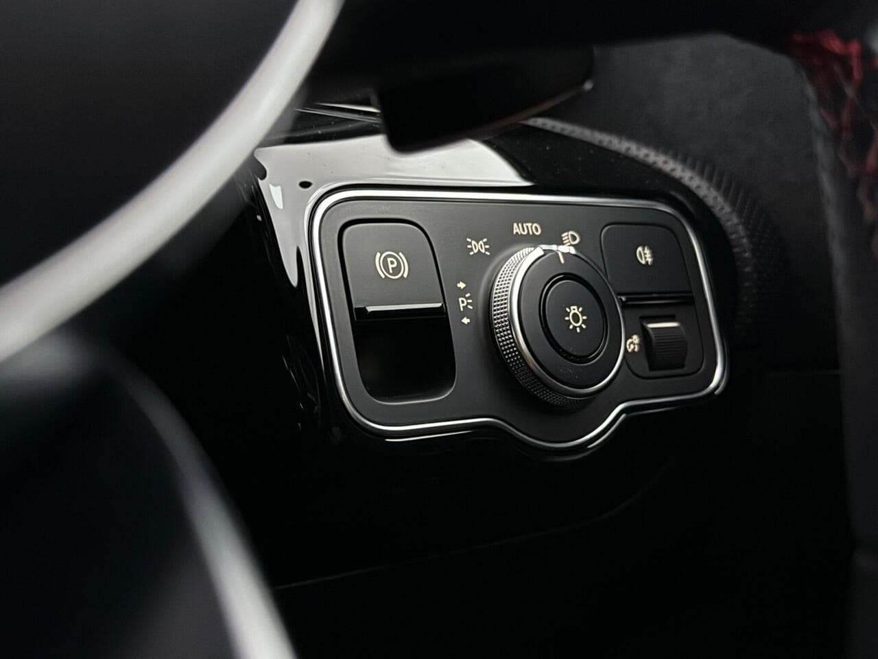 Mercedes-Benz A Class thumbnail Misc Controls