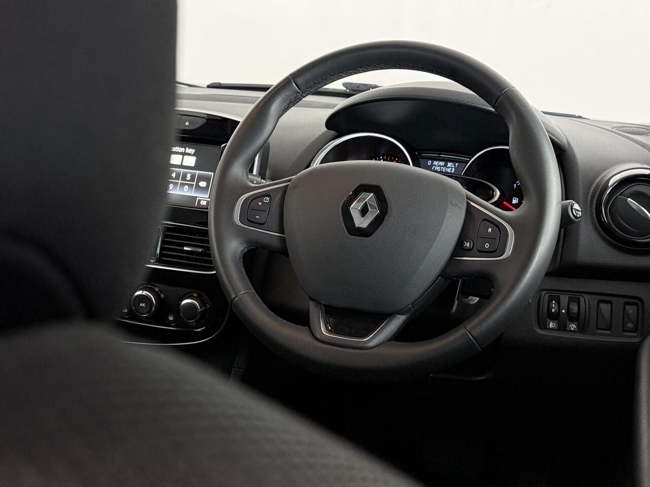Renault Clio thumbnail Steering Wheel
