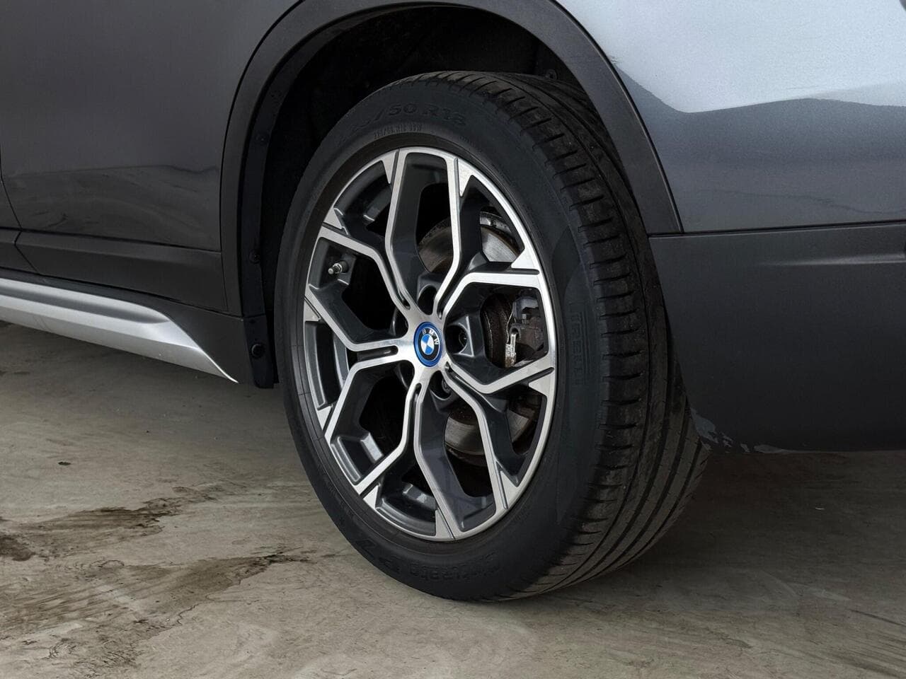 BMW X1 thumbnail Wheel