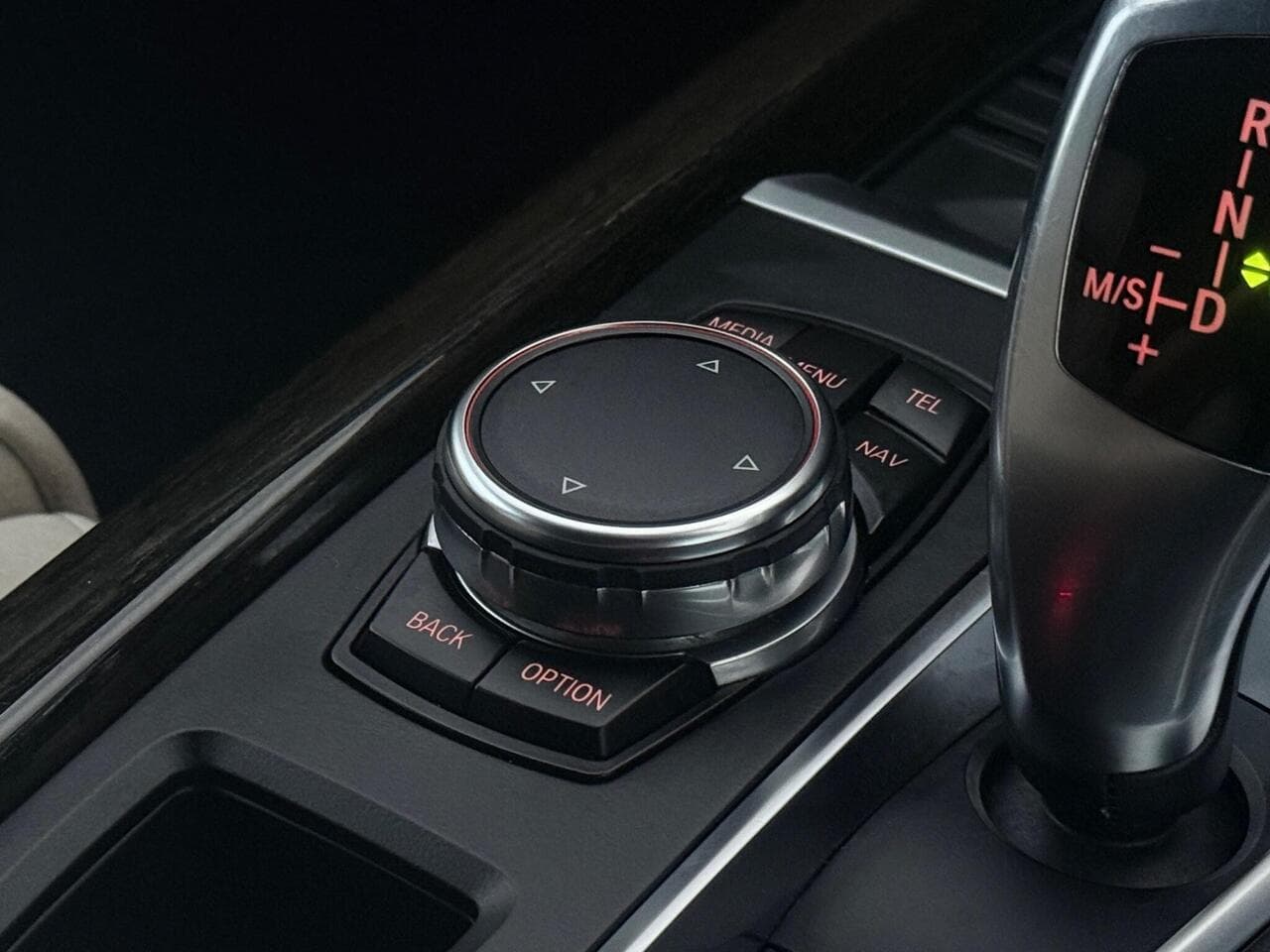 BMW X5 thumbnail Interior Front