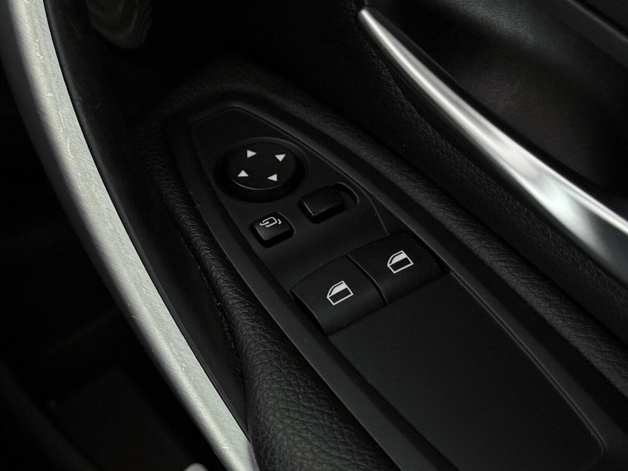 BMW 4 Series thumbnail Misc Controls