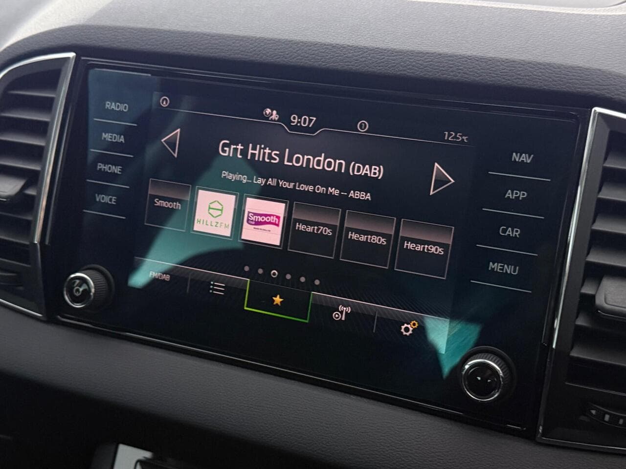Skoda Karoq thumbnail Infotainment System