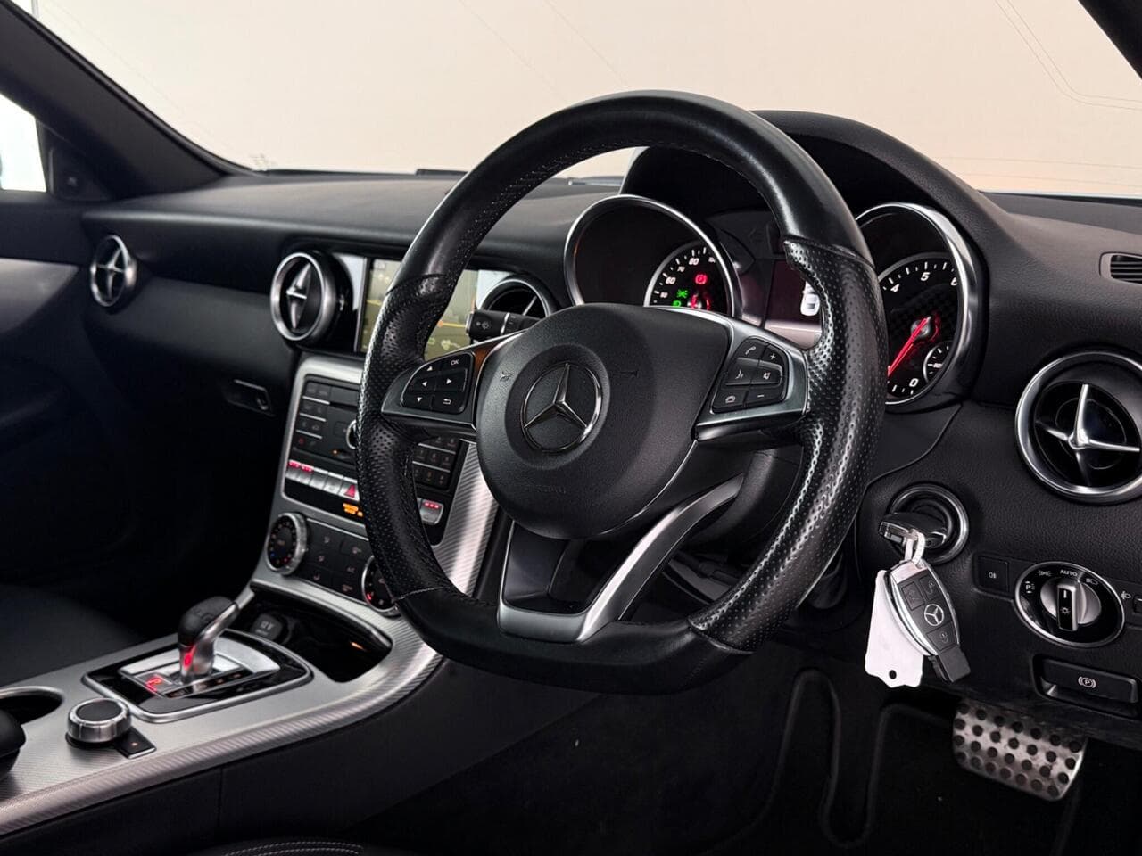 Mercedes-Benz SLC thumbnail Interior Front